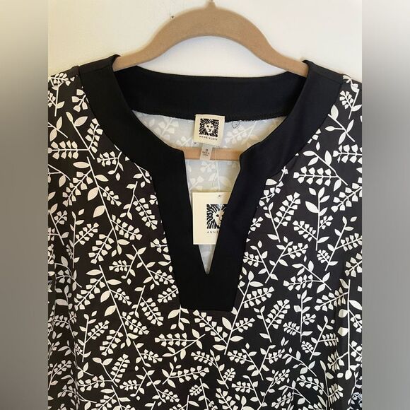 Anne Klein Sport 3/4 Sleeve v-Neck, Print Top size medium NEW - Picture 2 of 8